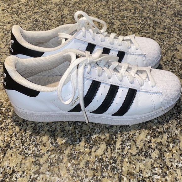 Adidas Women’s Superstar Sneakers in size 9 - Picture 6 of 13